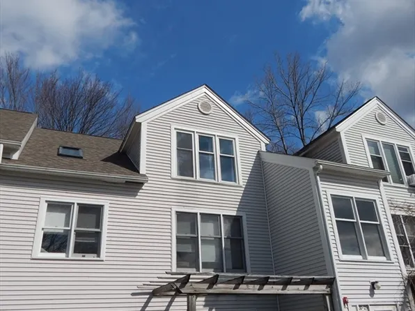 25 Salem Pl, Amherst, MA 01002
