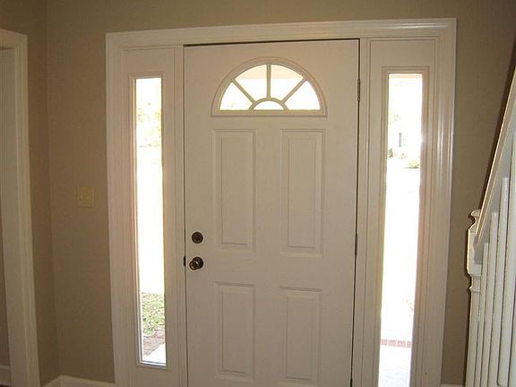 4th image of 104 Joseph Pl