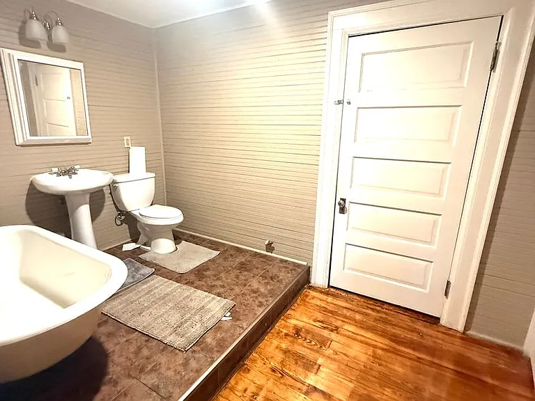 144 Clanton Ave — Photo 10