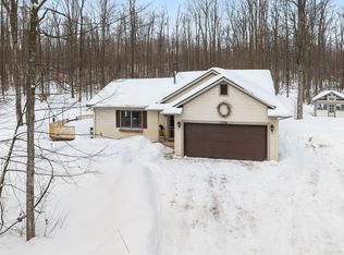1306 Orchard Ln, Petoskey, MI 49770
