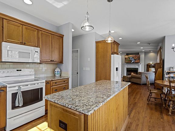5th image of 135 Warrenton Way