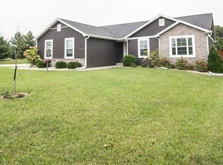 2843 Whitetail Dr, Charleston, IL