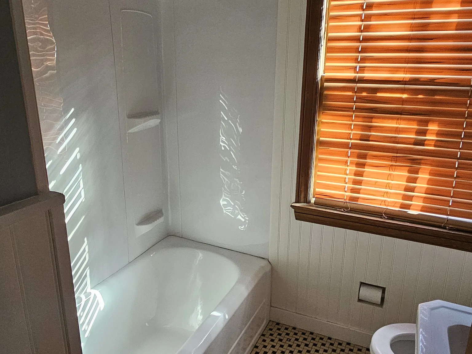 4 bed, 1500 sqft, $1,799 — Photo 2