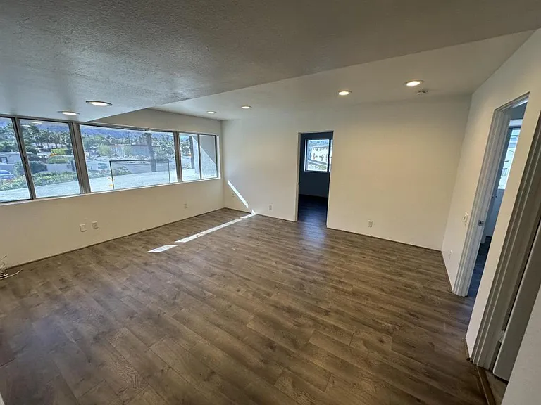 2286 N Junipero Ave — Photo 28