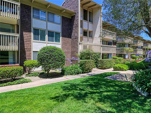 3rd image of 6542 Ocean Crest Dr APT C104