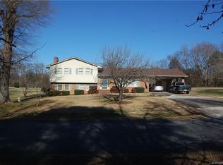 2382 Surrey Dr, Kannapolis, NC 28081