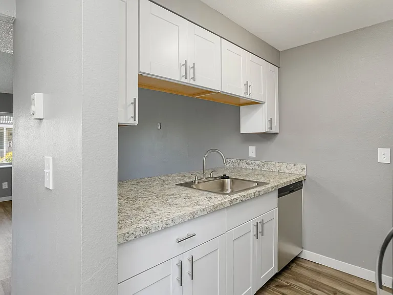 249-Nola Place Apartments — Photo 26