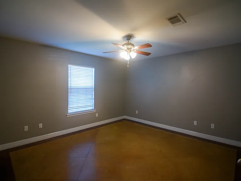 2506 Redwood St — Photo 20