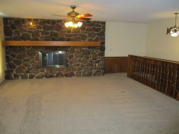 5th image of 1019 E Lamplighter Ln