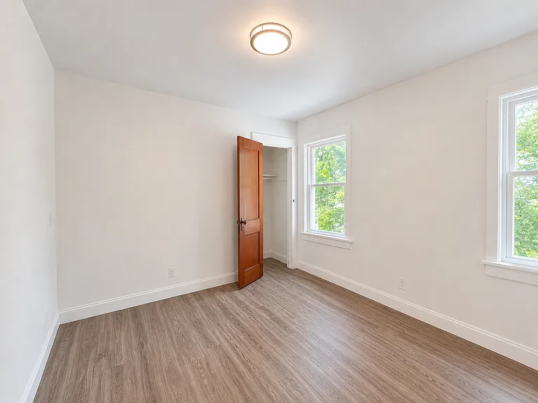 15 Tyler St — Photo 8