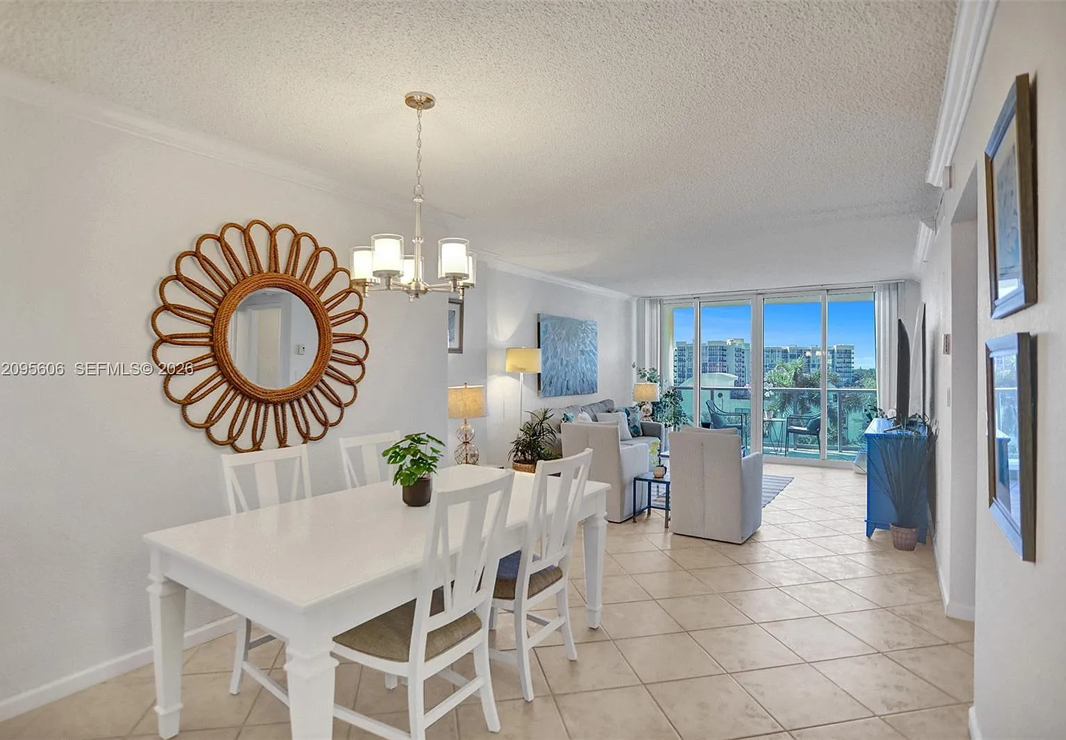 Wave Condo — Photo 3
