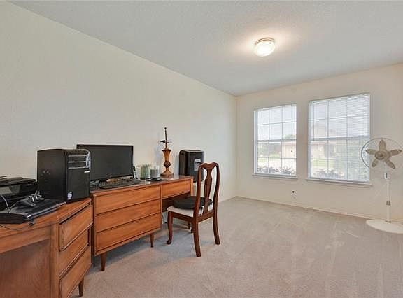 5th image of 102 David Dr