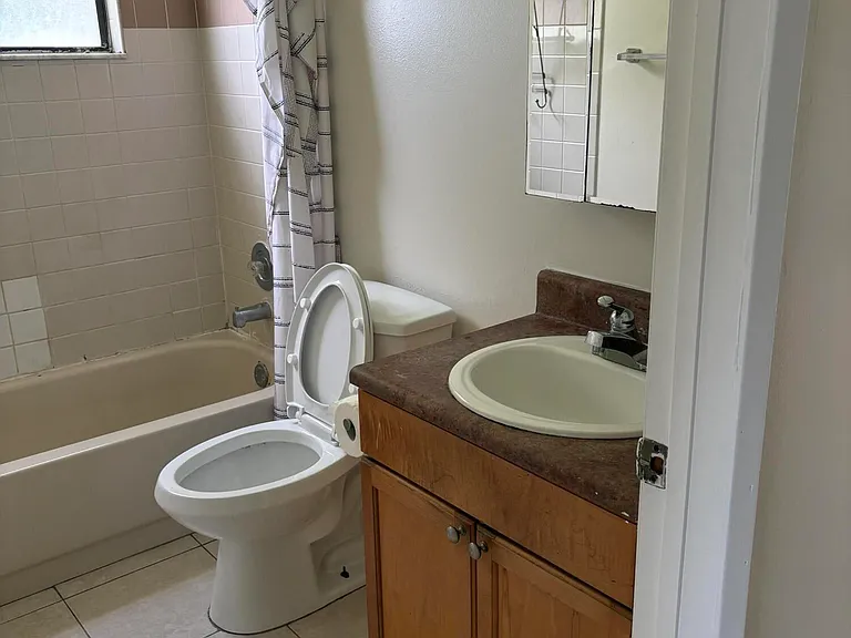 1437 Meadows Cir W #1437 — Photo 7