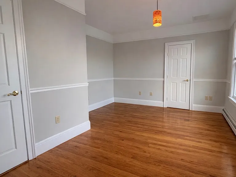 405 Broad St #2 — Photo 8