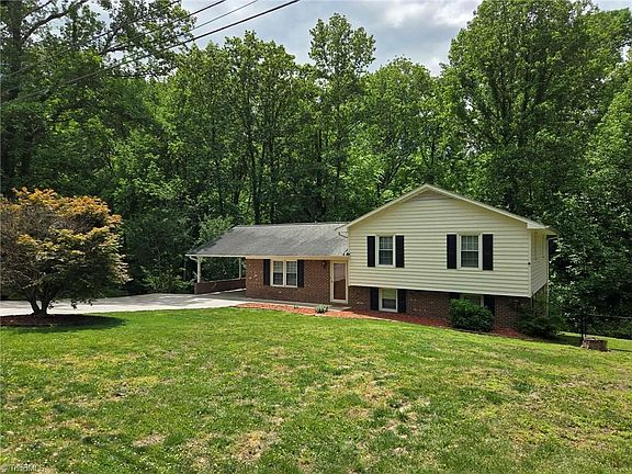 2nd image of 1542 Overlook Dr