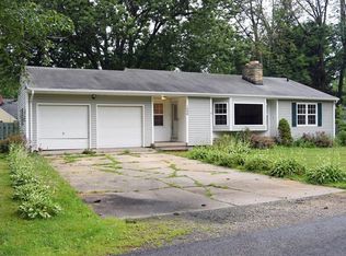 1386 Oxford Dr, Madison, OH