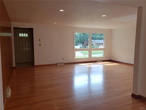 5th image of 7638 Harbor Cir