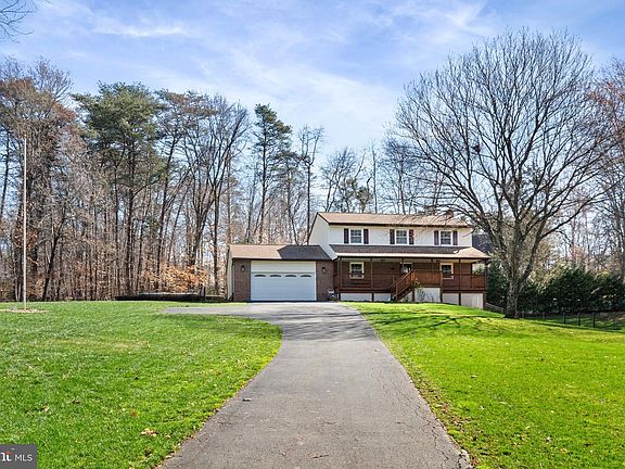 3rd image of 9024 Baber Dr