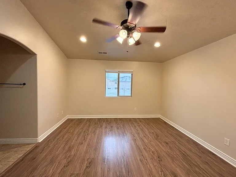 1014 W Village River Ln — Photo 16