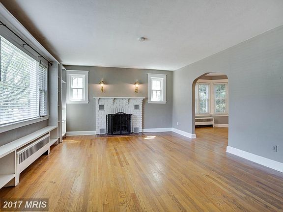 5th image of 15 N Southwood Ave