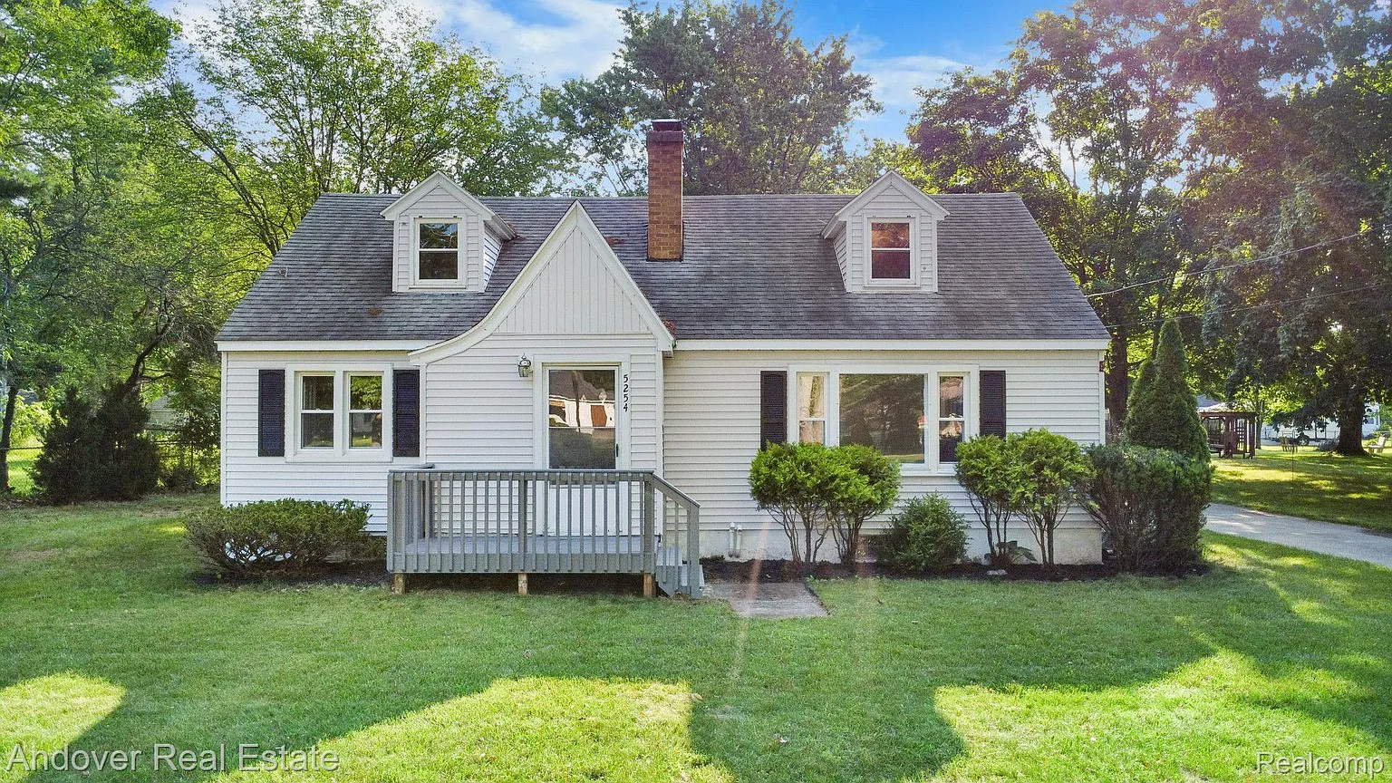 5254 Lake Harbor Rd photo 1