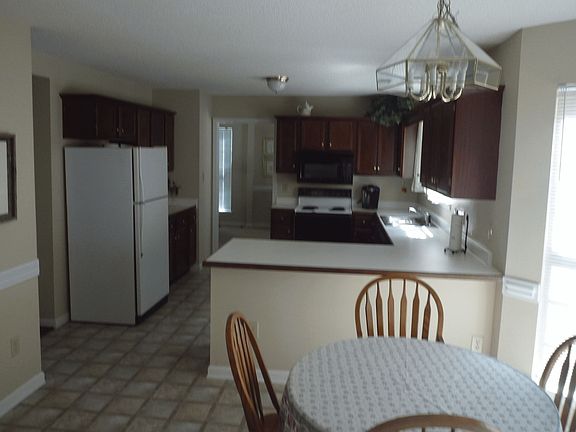 Kitchen with Breakfast Area