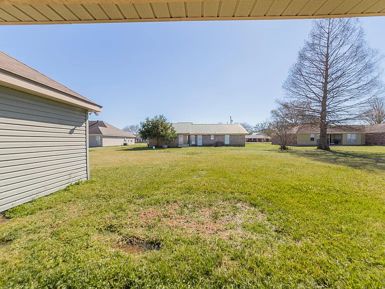 917 Lillian Michel Dr — Photo 16