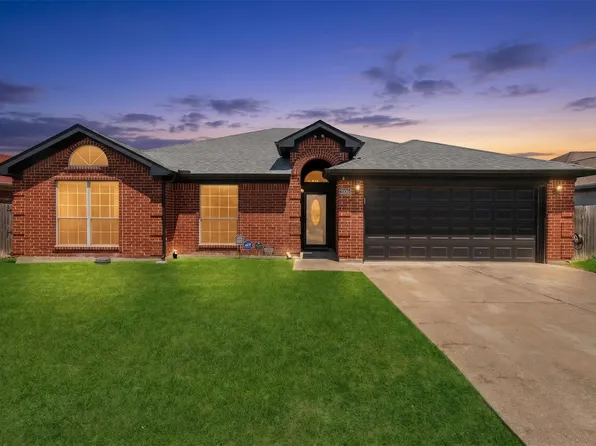 2106 Hickory Wood Trl, Arlington, TX 76018