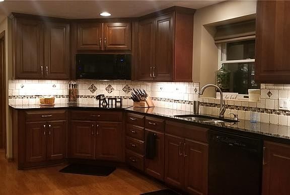 3rd image of 13 Holyoke Dr