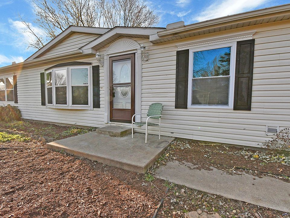 1st image of 225 Pleasant Lee Dr