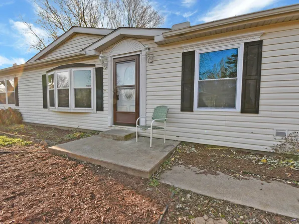 225 Pleasant Lee Dr, Newark, OH 43056