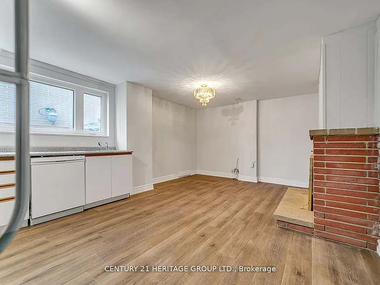 31 Larabee Cres #BASEMENT — Photo 10
