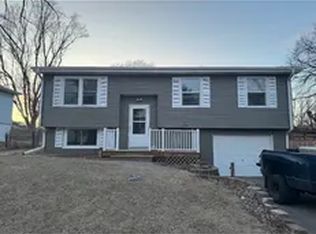 6918 Chandler Acres Dr, Bellevue, NE 68147