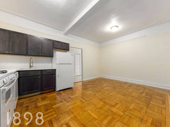 217 Haven Avenue image 2 of 8