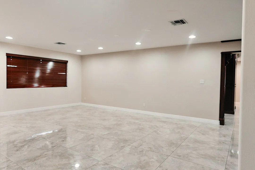3 bed, 3.5 bath, 2979 sqft, $3,500 — Photo 4