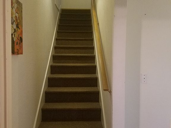 5th image of 1021 S Hackberry St