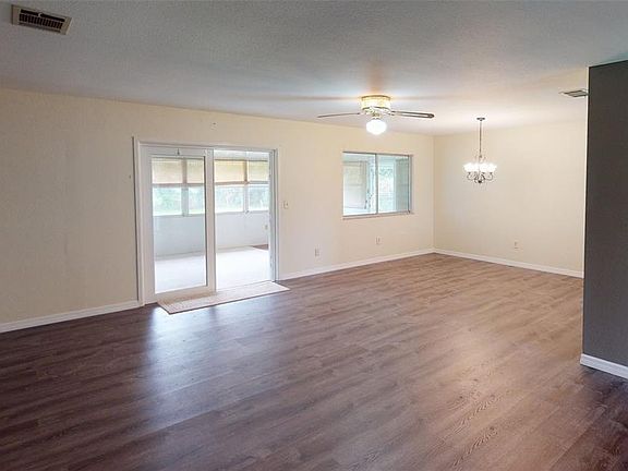 4th image of 5858 Kenwood Dr