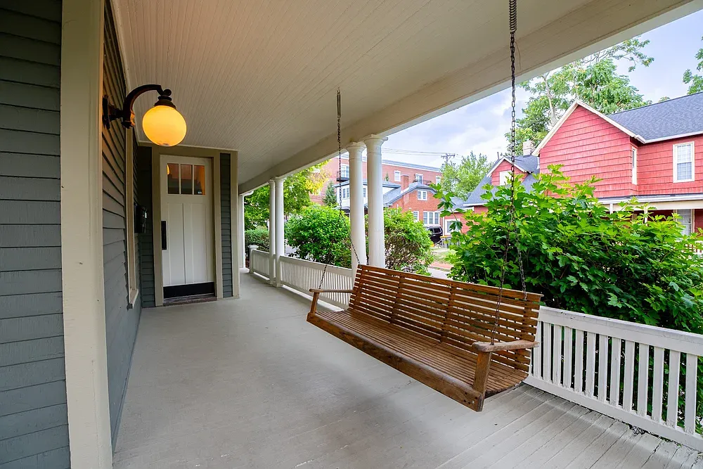 6 bed, 2061 sqft, $11,000 — Photo 3