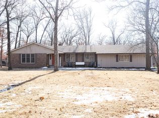 830 Homestead Dr, Moberly, MO 65270