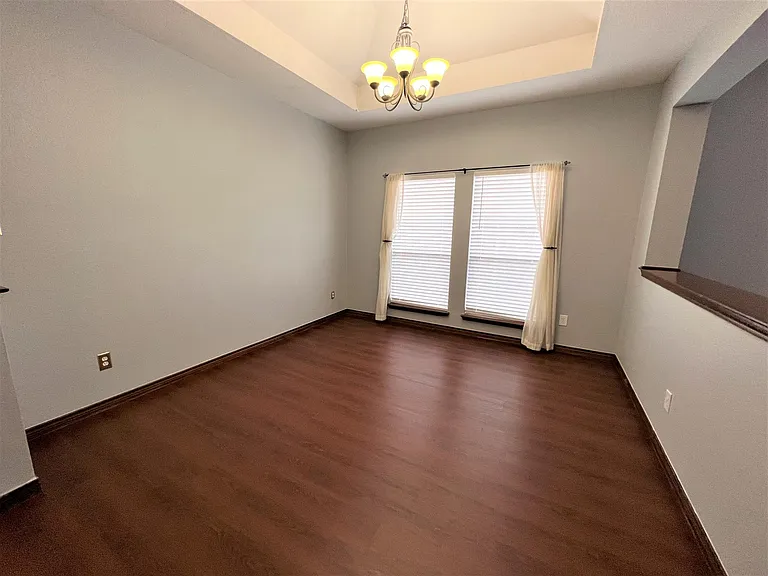 738 Ridgemont Dr — Photo 17