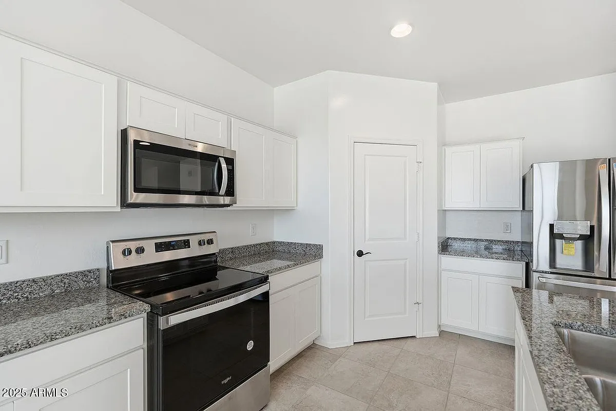 Building Photo - 1139 W Sand Canyon Ct
