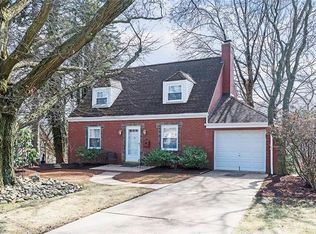 1424 Junior Dr, Pittsburgh, PA 15227
