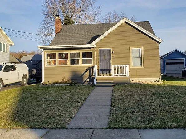 44 Wooster St, Gloversville, NY 12078