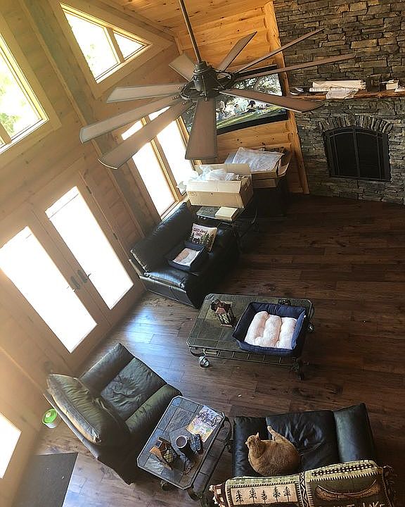 2nd image of 815 Beacon Ridge Dr