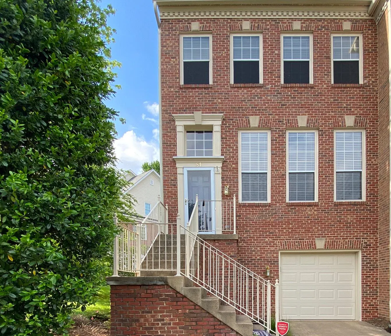 3 bed, 3.5 bath, 2340 sqft, $3,900 — Photo 1