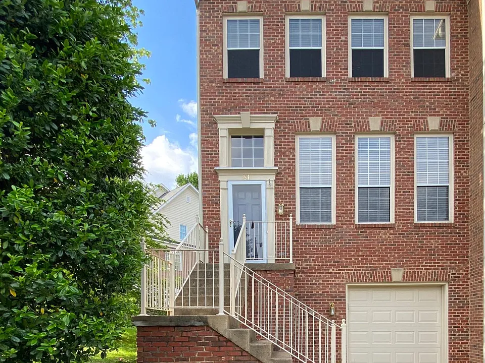 81 Arell Ct