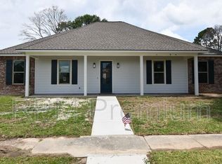 17013 Sharpsburg Ave, Baton Rouge, LA 70817
