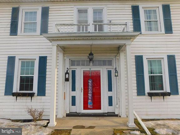 2nd image of 105 E Main St