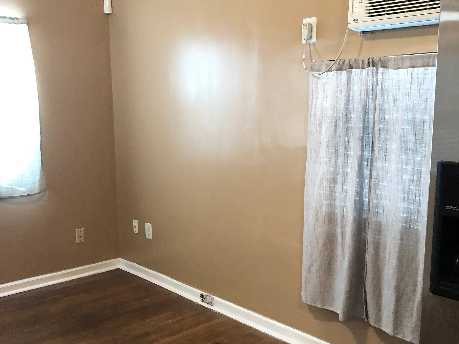 2 bed, 850 sqft, $1,300 — Photo 2