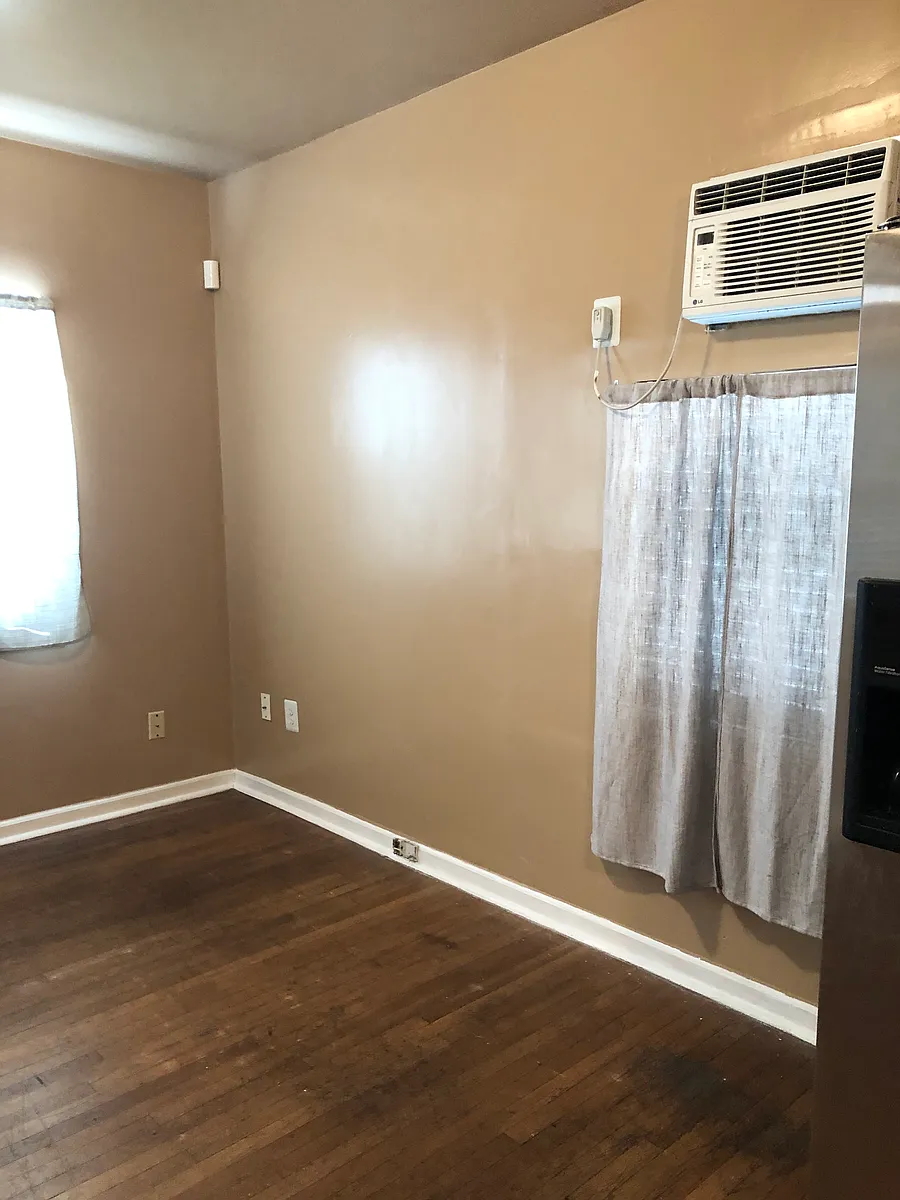 Living Room - 411 E Flora St #1